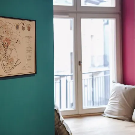 Mirons Apartment: Industrial Apartment